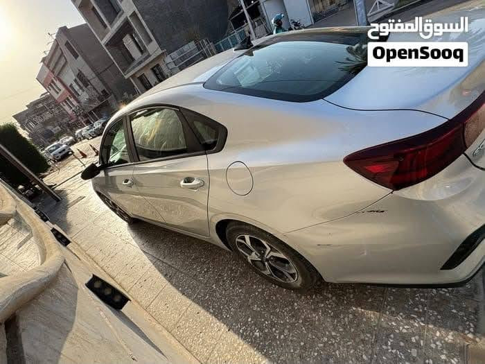 السلام عليكم
كيا فورتي 2019
الون رصاصي 
سيارة رقم بغداد و باسمي 
مفحوصه هزا ورقم الجديد
جميع اجزاء السيارة ليبل واحد
بدون صبغ وتبديل قطع
بدون ايرباك 
شاشة لمس
تبريد قطعتين يمين ويسار بيانو
نظام قيادة سبورت متوسط اعتيادي
ماشية 98mi قابل للزيادة 
(حادث كما موضح في الصور )
حادثة خلفي بدون دواخل
تخم تاير جديد 
بطاريه جديدة
كير at
مانع انزلاق
رادار اصطدام
تثبيت مسار
توقف ذاتي
نظام كير s
محرك دوش 2000
للاتصال 
***********
بغداد  اليرموك
