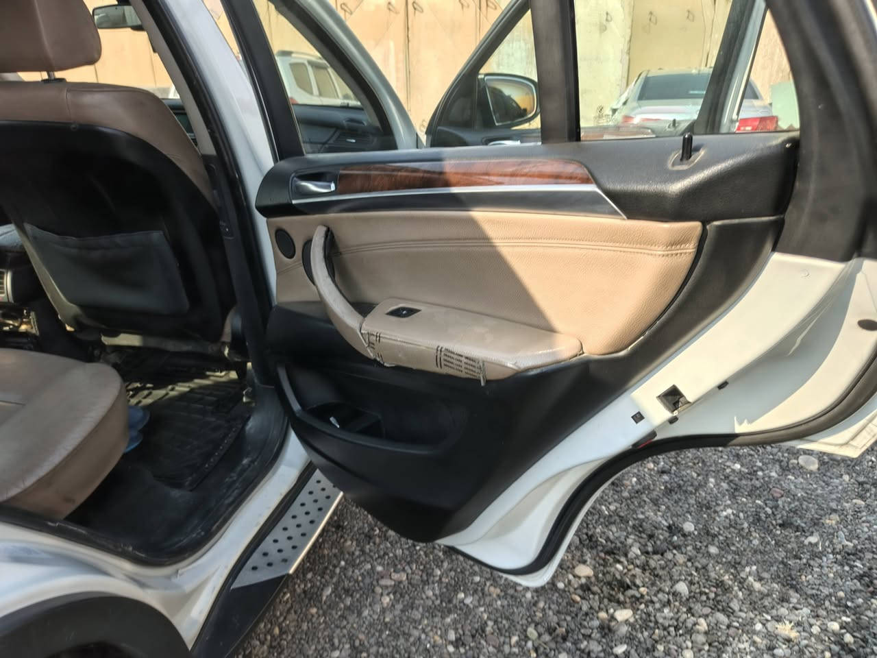 السلام عليكم
للبيع   bmw x5موديل 2008وارد خليجي 7راكب 

محرك 4.8 8سلندر كير 6نمر 

فول مواصفات 

حساسات امامي خلفي 360

كشنات الامامي تدفئة +تحكم كهرباء 

فتحة سقف بنوراما

لايت زنون داينمك 

بصمه + بصمات عدد 2

دبلات الخلفية هواء جوبلسات 

دبلات الامامية كهراباء 

شادلها مكينه وكير جدد بعدهن بضمان 

بيها نواقص قاعدة دبل امامي  

وتريد دعاميه امامية 

بئسم ابن عمي تحويل مباشر 

السعر 95وبيها مجال 

***********بيه وتساب
العنوان بابل المسيب
