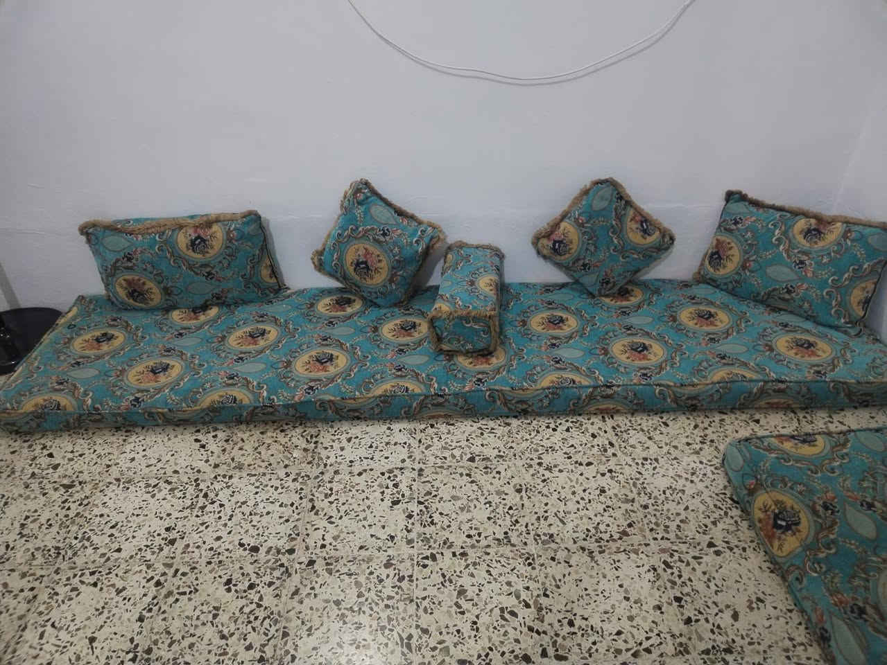 ديوان جلسة • رمادي • شارع عشرين