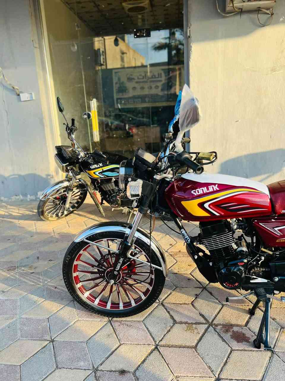 إيراني سونك سيبي اف 2025دراجه نضافه خير مہَטּ الله
محرك سلس وناعم ✈️
 كهربائيات كلها شغاله 
بيها نقص طبگه مال زنجيل فقط 
السعر 950وبيها مجال شي بسيط 
العنوان الرمادي الصوفيه قرب جيم الصوفيه 
رقم الهاتف ***********
