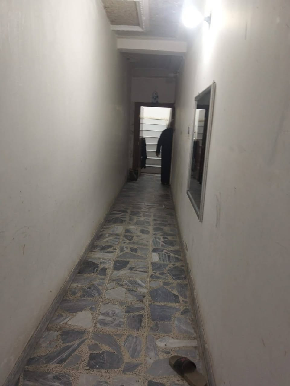 🏡 عقار كلاسيك مسلح للبيع – موقع مميز
📍 الموقع: الطالبيه – محلة 323
📐 المساحة: 227 م²
📏 الواجهة: 8 م
📏 العمق: 30 م
🏢 البناء: طابقان
🛏️ عدد غرف النوم: 4
🛣️ عرض الشارع: 20 م
🚶 الرصيف: 5 م

✨ عقار كلاسيك، مسلح ونظيف، يتميز بموقع ممتاز ومناسب للسكن والاستثمار.

📞 للاستفسار ومزيد من التفاصيل:
يرجى مراجعة مكتب الأمان للعقار أو الاتصال على:
***********
