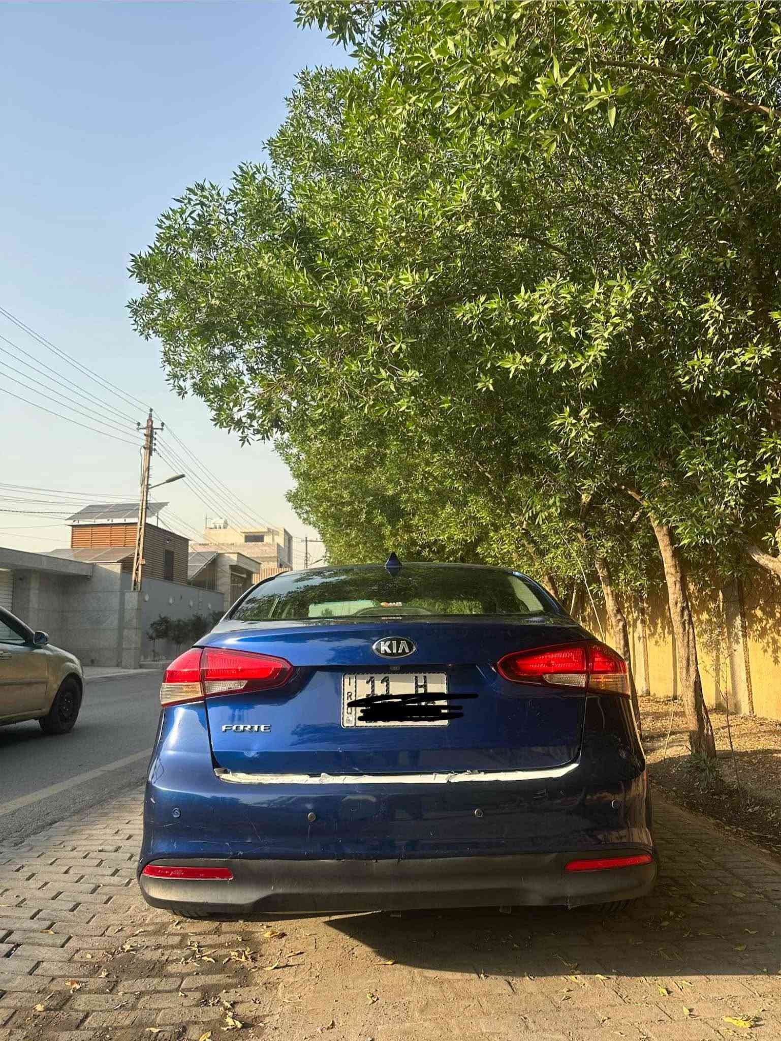 سلام عليكم 
كيا فورتي 18 امريكي 
حادث بنيد بدون دواخل 
كير محرك كفاله عامه محرك فقط كازكيت مفتوح 
تبريد منضومه جديده كامله 
صدر جديد تخم تاير جديد 
رقم بغداد بأسمي سونار مرفق بالصور
ماشيه 98 ميل حقيقي
للاستفسار:***********
مكان: بغداد كريعات بغداد, العراق
