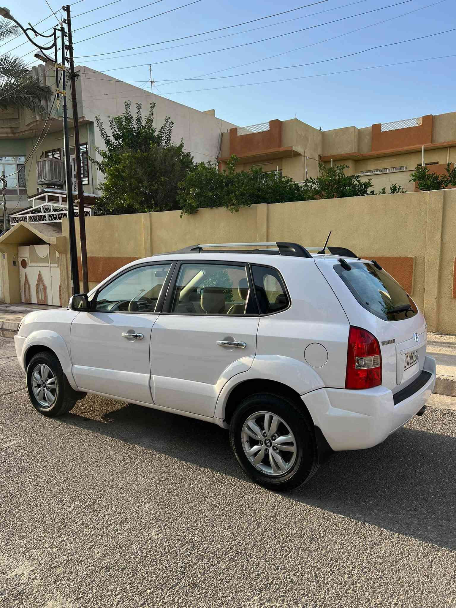 توسان خليجي • بدون صبغ • محرك ٢٠٠٠