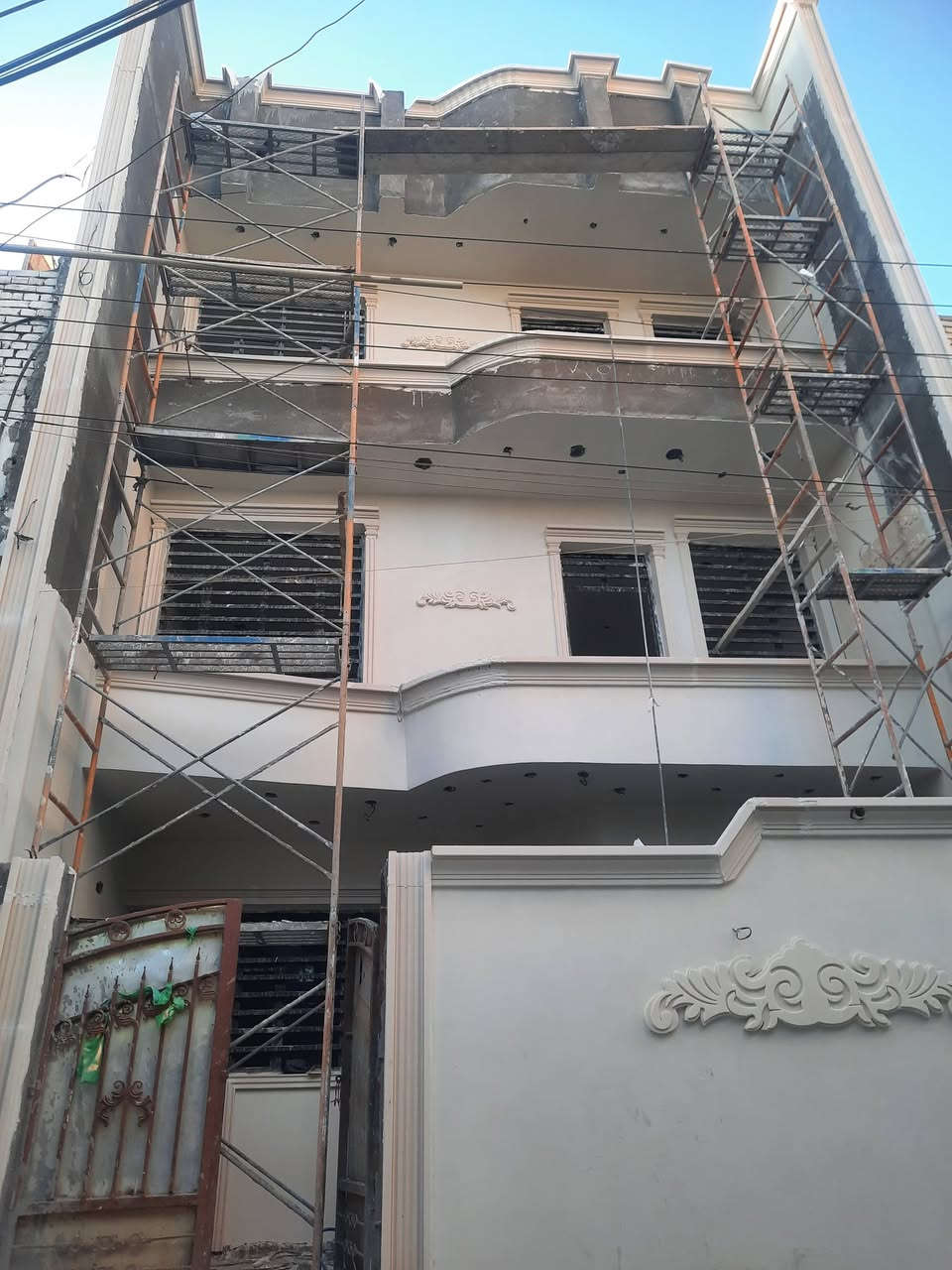 عامل مصري • شغل هندسي • متفرغ