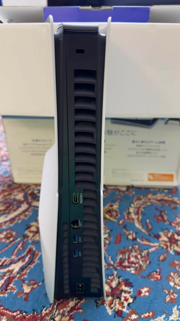 السلام عليكم ps5 slim نظافة 100% مع كامل الملحقات 
الاصلية السعر 800 الف 
عنوان وزيرية شارع المغرب 
***********
