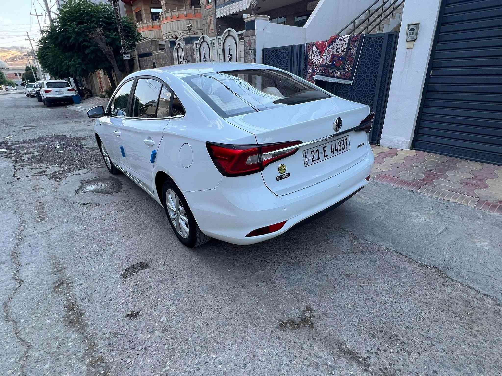 Mg 5   
2025 
Standart plas 
26000 km 
هیچی پێوە نیە 
***********
