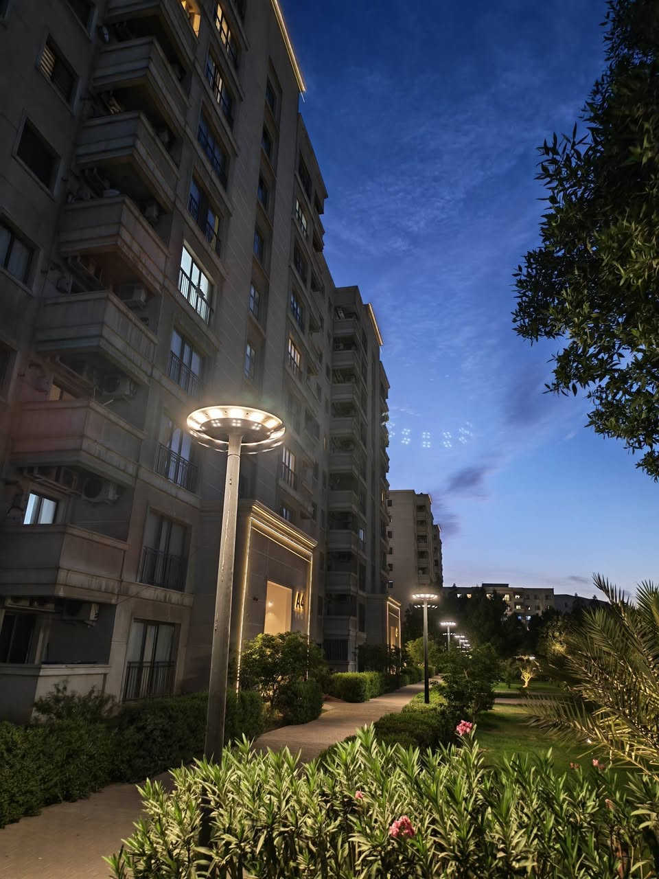 شقة مؤثثة للإيجار
🏠 شقة مؤثثة للإيجار – مجمع اليمامة السكني
✨ 3 غرف نوم
✨ صالة
✨ 3 حمامات
✨ لوندري روم
✨ مطبخ
✨ بالكون
📞 للاستفسار: ***********
