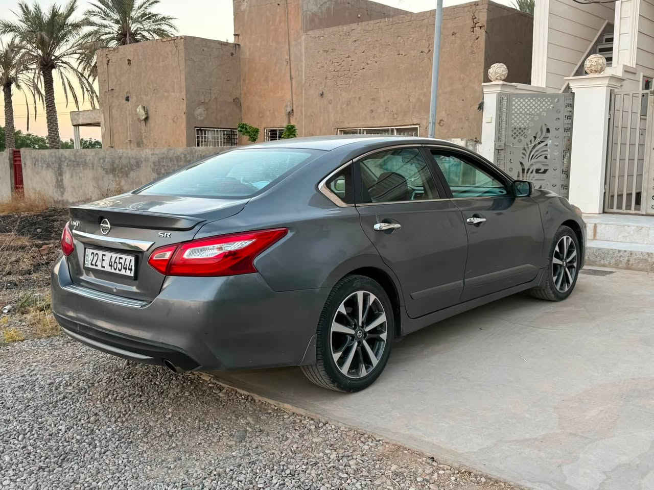 التيما 2016
سياره وارد امريكي 
مواصفات SR 
ماشيه ١٤٠ ميل 
گير محرك مكفول گير مال ٢٣ 
تبريد كهربائيات كله شغال 
سنويه رقم كله جديد بسمي 
سياره بي باب سايق وبنيد صبغ 
بدوان ايرباك بدون دواخل
صوره سونار بالمنشور 
سعر 103 ورقه وبي مجال 
عنوان خانقين 
***********
