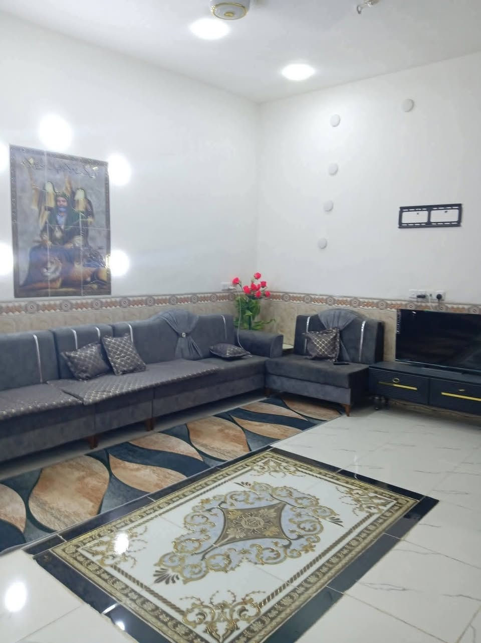 داربيع حواس قرب مدرسه حواس مساحة 250الاستفسار***********
