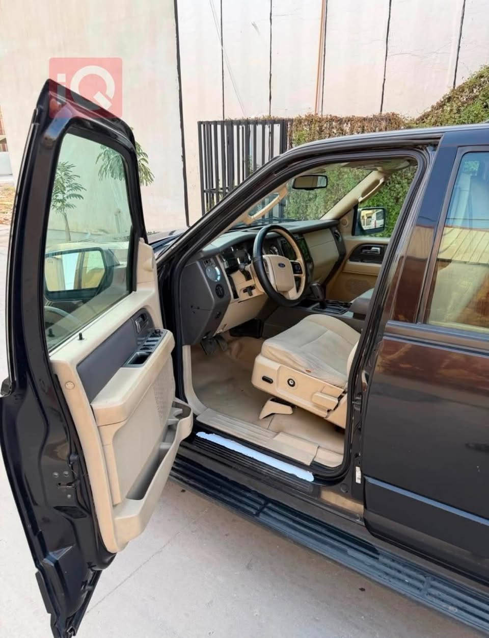 فورد اكسبديشن 2011 XLT 
محرك 8 رقم بغداد خصوصي بأسمي رقم وسنويه جديد 
بدون حادث السعر 135 وبي مجال 

للتواصل ***********
