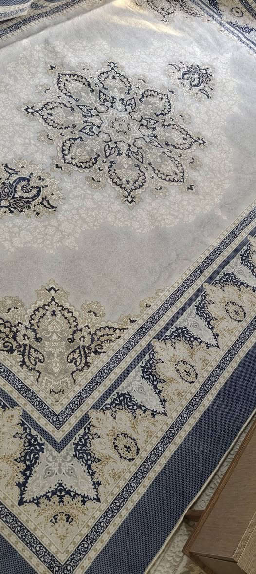 زوليه قياس 3×4
للبيع
تواصل واتس اب 
*********** دهوك, العراق
