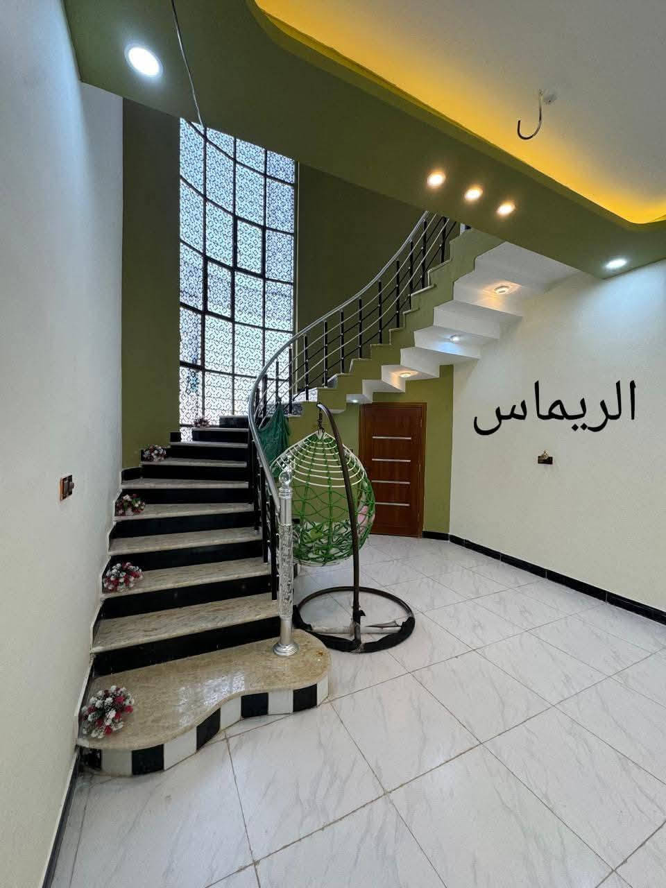 أعلان رقم (١١٠١)
(تابع الصفحة وكن معنا) 

🌺اللهم صل على محمد وال محمد 🌺
👈عرض اليوم لدى مكتبنا 👉
-----------.
بيت طابو بستنه إقرار محكمة بناء حديث وبناء ممتاز  مقابل تربيه المثنى ومجاور ملعب السماوة الاولمبي 
قريب جدآ الى شارع بغداد الرئسيي .
.............
المساحة / ٤٥٠ م واجهة (١٥م)
يحتوي على طابقين 
🌹الاول 
(البراني ٩م/غرفتين ٤*٥/ وصاله و٦*٤/
مطبخ ٤م و٣٠سم
صحيات داخليه و خارجيه / ومناور /حديقه ١٤٠ م وكراج عرض ٤متر وطول ١٤)
............
🌹 الثاني
(غرفتين وصاله و صحيات )
...............
 👈 السعر/ ١٦٠ 
ــــــــــــــــــــــــــــــ

عمولة المكتب من السعر الكلي 
١% من البائع
١%من المشتري 

للاطلاع على عروضنا باستمرار اضغط على االرابط ادناه وكن ز👈⭐بون مقرب👇 وادعوا اصدقائك  https://www.facebook.com/share/QyfeNk5moeNRhhwa/?mibextid
الاتصال على الارقام التاليه 
***********
***********
🌹عنوان المكتب 🌹شارع بغداد مجاور ملعب السماوة الاولمبي و قرب مدرسة اوروك ومشتل النخيل وشركة (كي دي دي)
