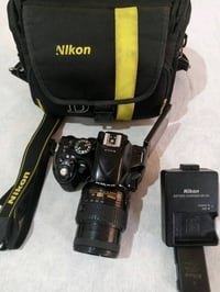 Nikon D5200 • شاشة متحركة • شتر معطّل