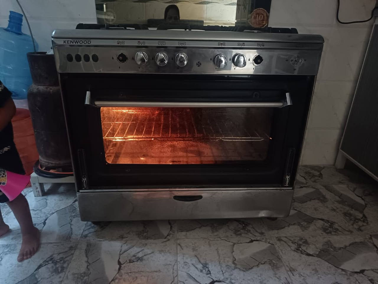 طباخ مصري • نضيف • باب فرن مكسور