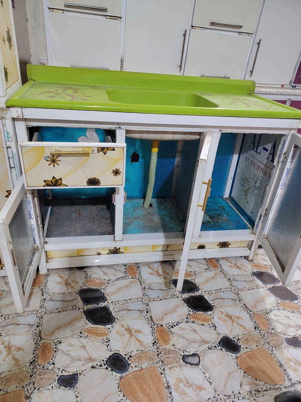 كاونتر تزكام ثلاث قطع سنك مرمر الشراي يتصل *********** واتساب العنوان ديوانية توجد خدمة توصيل داخل الديوانية
