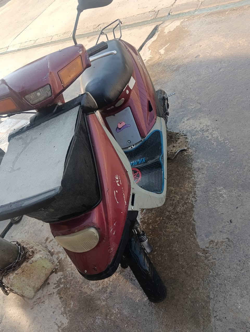 بزون ابو سله محرك نضيف حيل شاصي شرط لايتات اشاير هورن سلف شغال مكاني ايسر حي عدن 240 وبي مجال ***********
