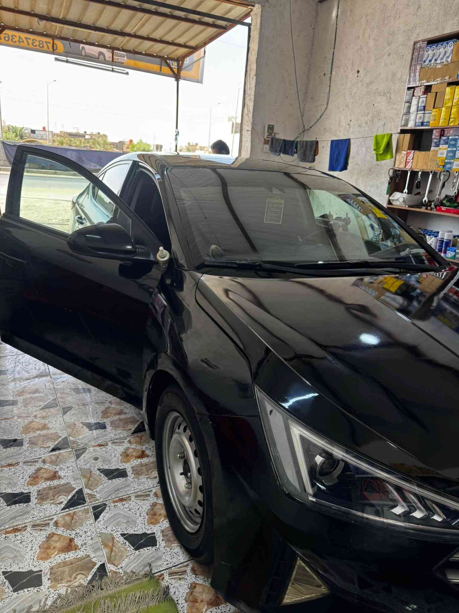 النترا 19 وارد امريكي حادث جاملغ وبنيد سياره بدون ايرباك بيها صبغ  بالدوسه هنا صار عندي السياره جديده وخير من الله كير ومكينه كفاله السياره فول بصمه رادار تحديد مسار وبعد هواي موصفات السياره واحد عشره اصير حره السعر 120 وبها مجال بسيط *********** 
مكينه دوش 2000
الكير اي تي 
للبيع والمراوس .
