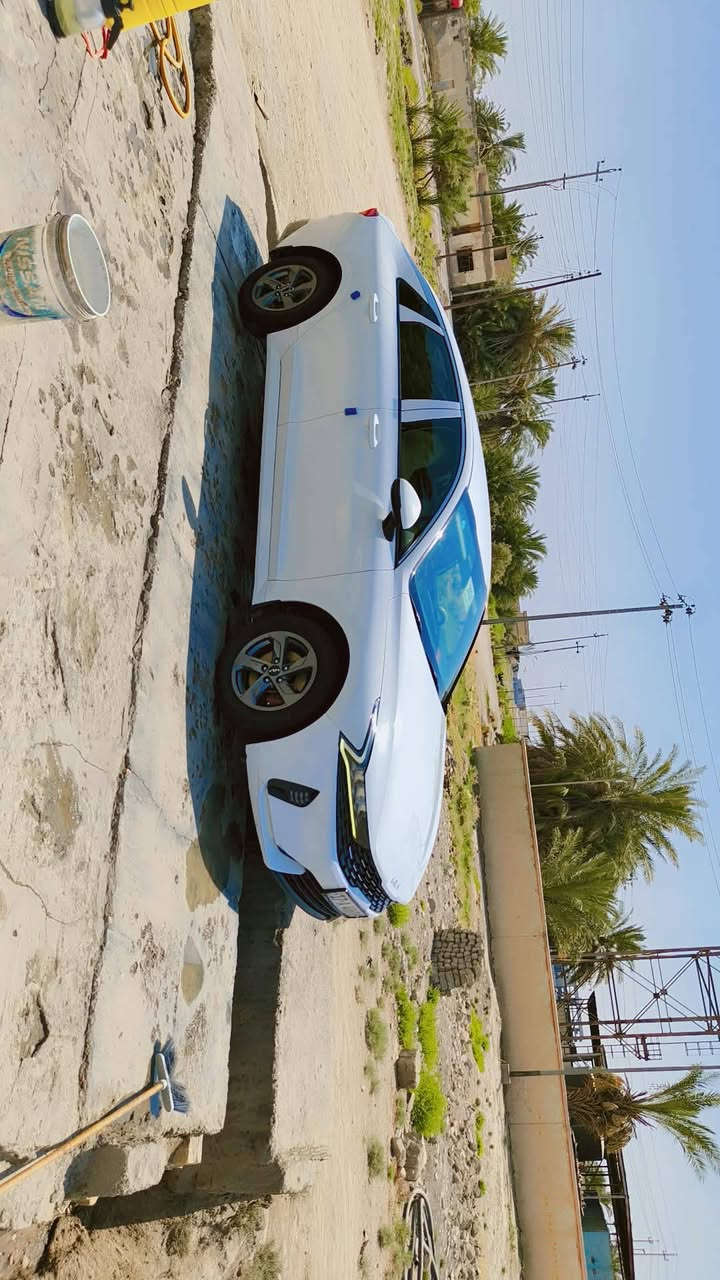 كي فايف خليجي ٢٣ جاهزه رقم مثنه معوقين باقي سنتين صير حره وكاله عامه نطيك نص فول سيارة🚗 جاهزه أبد بيها نص باب رشه ورا لي ورا سايق سعر ١٧٠ شراي يتصل *********** لمكان سماوه قضاء لخضر فقط بيع
