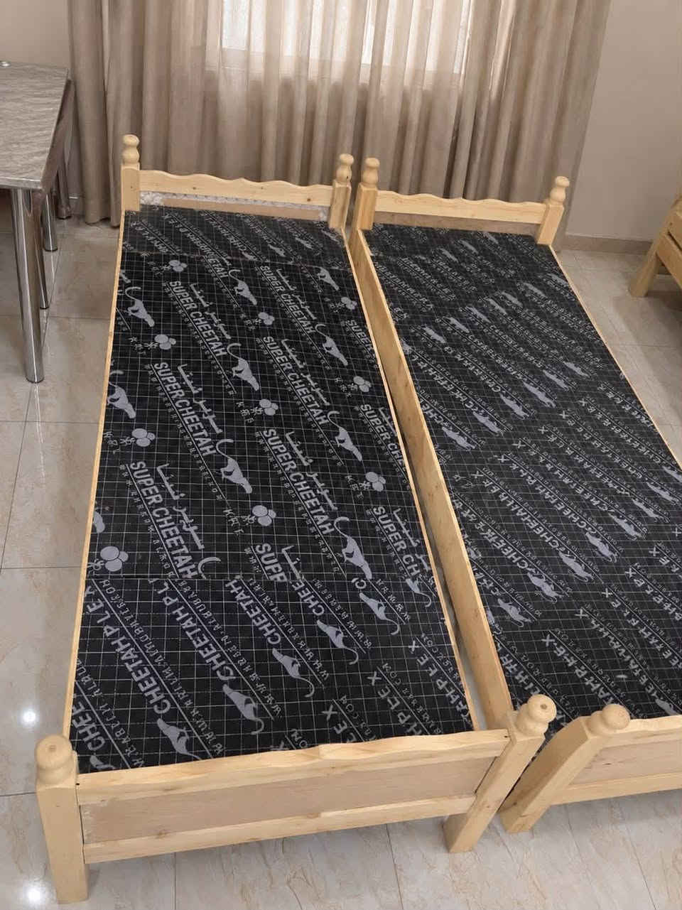 السلام عليكم غراضة مستعملة للبيع
1- جرابي 4 جديدة للبيع 
2 تخم قنفات تسكام درجة اولى
3 طباخ مصري درجة اولى جديد ما مستعمل
4 كاونترات ثنين مع سنك تسكام نضيفات للبيع
5 كنور تركي درجة اولى 
 للأستفسار 
***********
