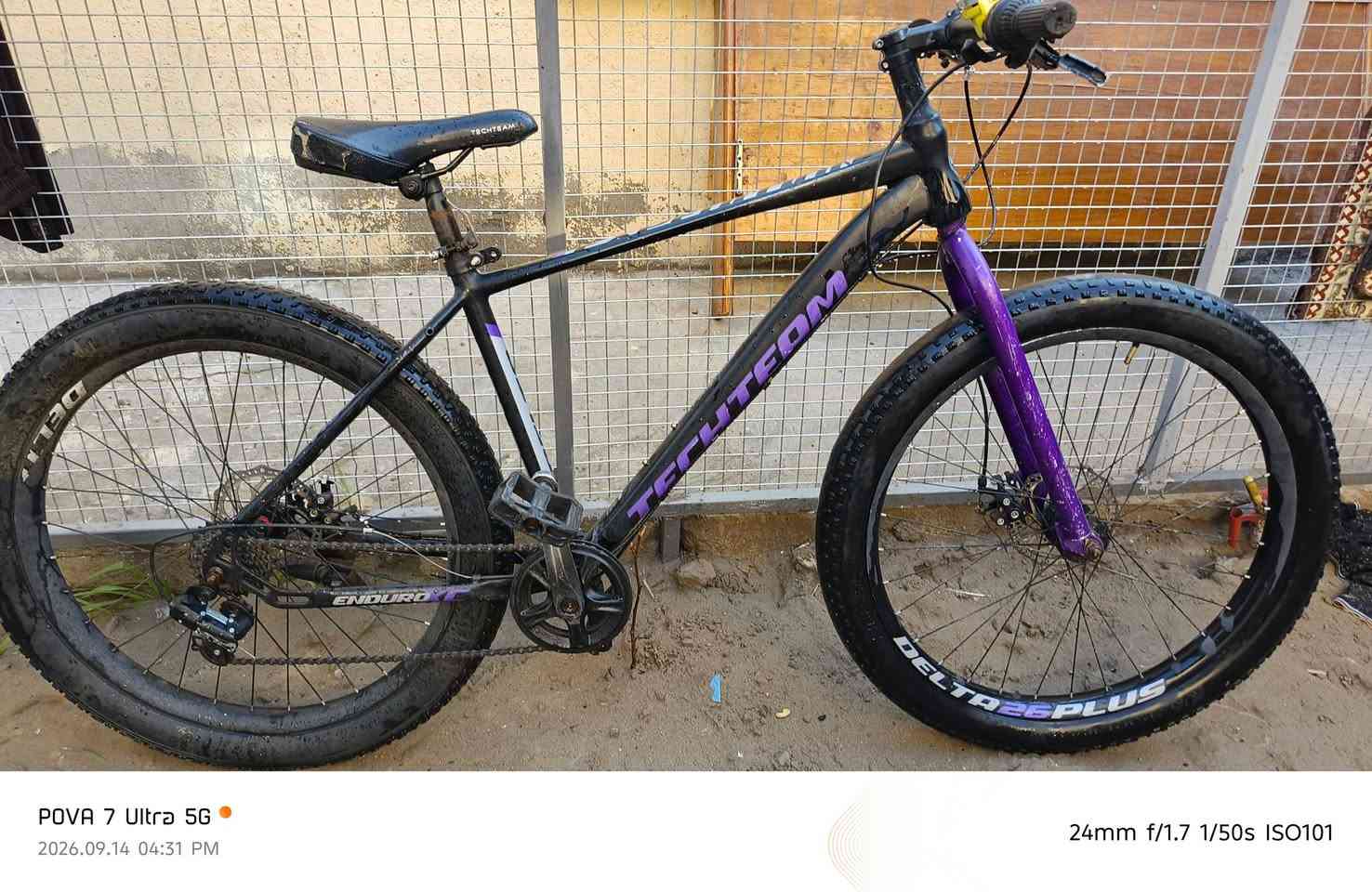 بايسكل TECHTEAM ENDURO XT - DELTA 26 PLUS للبيع 🚲

بايسكل جبلي روسي اصلي، مال طلعات وجبال يتحمل كلشي.

🔧 المواصفات:
▫️ الشركة: TechTeam الروسية
▫️ الموديل: Enduro XT Delta 26 Plus
▫️ حجم الويل: 26 انش عريض (تايرات دبابة)
▫️ الشاصي: المنيوم خفيف - لون اسود / بنفسجي
▫️ البريك: دسك بريك امامي وخلفي
▫️ الكير: 7 سرعات Shimano اصلي
▫️ الفورك: حديد قوي هاتف ***********
مكان الشعب حي البساتين

نص مكتوب في الصور:
- POVA 7 Ultra 5G
- 2026.09.14 04:33 PM
- 24mm f/1.7 1/67s ISO298
- 24mm f/1.7 1/50s ISO95
- 2026.09.14 04:31 PM
- 24mm f/1.7 1/50s ISO101
- 24mm f/1.7 1/67s ISO292