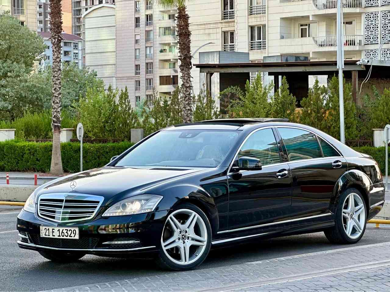 بسم الله الرحمن الرحيم
‏ MERCEDEZ BENZ S3502010
ميرسيدس S350 مؤديل 2010فول مواصفات ١/١
سيارة مواصفات خليجي باب طويل و پانوراما
-------------------------------------------
مكان🌆:أربيل                        سعر💵: 175$مجال بصيط
هاتف📲:*********** واتساب:-*********** 
-------------------------------------------
محريك V6 350 محريك مرغوب
گير و محريك بشرط بدون صوت و صرف و خلل بشرط فحص
-------------------------------------------
سيارة مكفولة كفالة عامة من كير محرك اكسل 
بيها 3قطحة صبوغ بدون دواخيل بدون ارباك. 
-------------------------------------------
مواصفات
{{ بصمة - پانوراما - باب طويل - رادار - خمس پردة - صندوق شفت - باب صحب - ماوص وتليفون - كشنات جلد - كشنات تتفيئة و تبريد - كشن و ستيرن خزن - كشنات خلفي كهربا - تبريد مركزي - سيدي بوكس - مراي شفت - بريك بصمة - كاميرا - حصاص امامي و خلفي - زينون و ليد - فورميكا - بعد }}
-------------------------------------------
اربع تاير ويل جديد حديد بدون مصروف
سيارة شرط بدون اى نواقص گير و موحريك و حدادي و كاهرباى كولة بشرط
سنوية و رقم جديد سنوي بأسمي تحويل غرامة بشرط
------------------------------------------- أربيل, العراق

