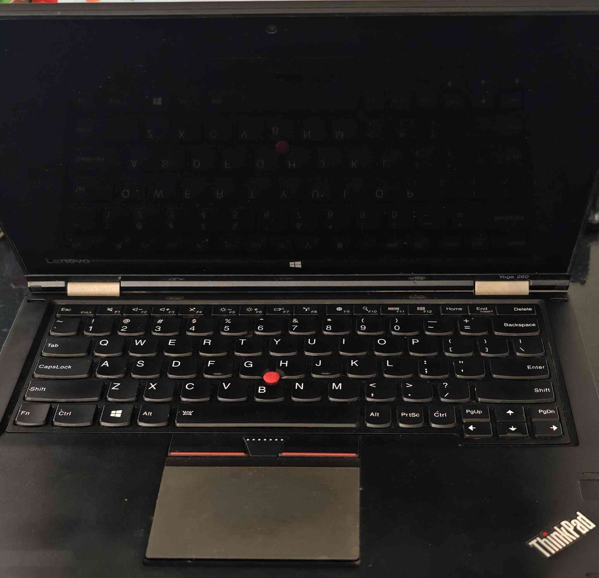 السلام عليكم
 لابتوب  Lenovo thinkpad yoga 260 
مقاس 12.5 بوصة، متوفرة بدقة HD أو دقة FHD (1920×1080) تدعم اللمس وياها قلم .
 المعالج core i5 الجيل السادس 
رام  8GB ddr4 
الهارد شايلة لان الي بي احتاجهن 
وياها شاحنة 
 اللابتوب (عطلان) ( ابيعهة فحم ) 
السعر ٦٥ الف 
الرقم *********** موجود واتساب

