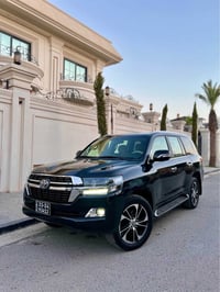 لاندكروزر GXR • V8 • ٢٠٢١
