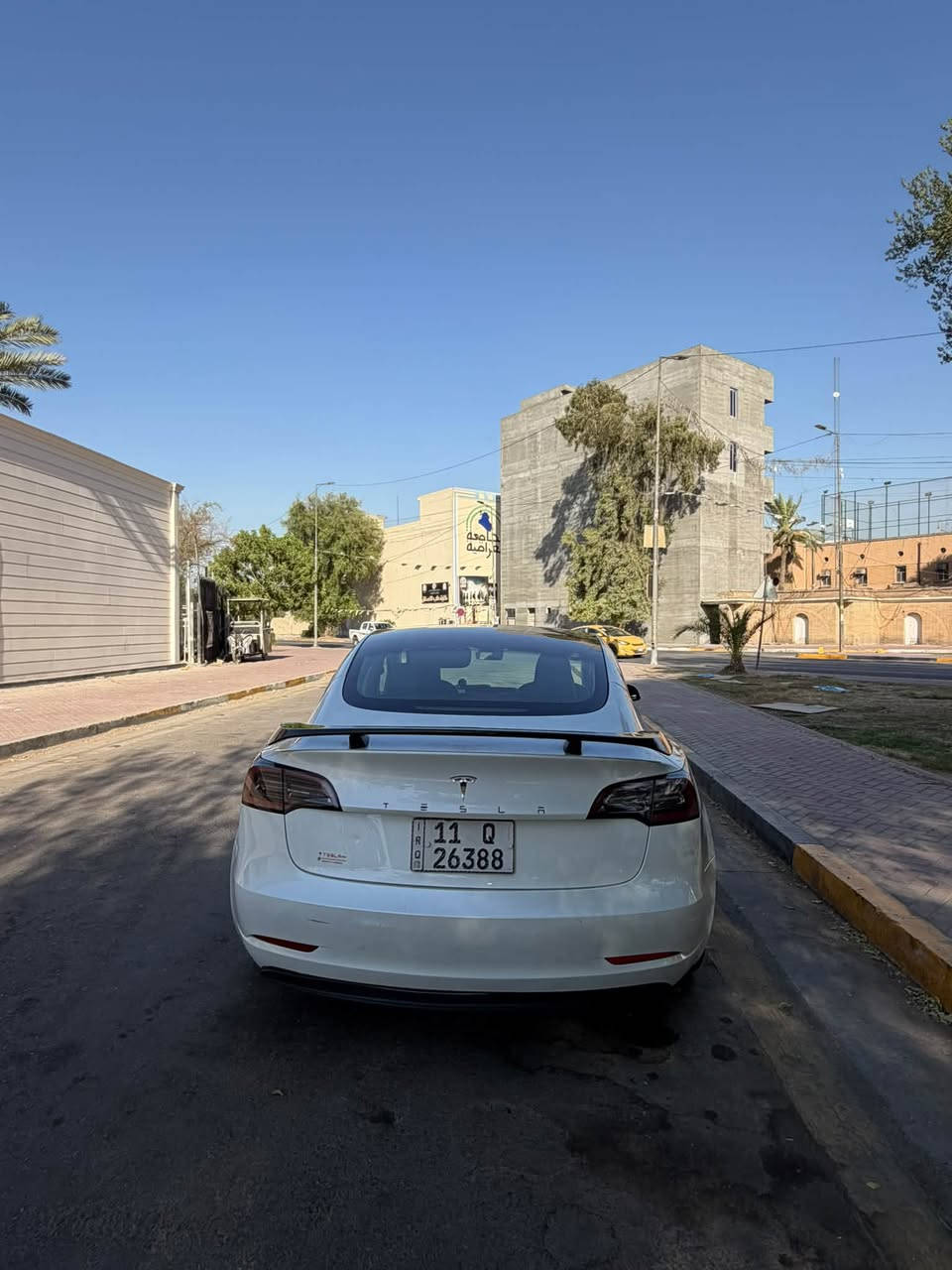 السلام عليكم
تيسلا موديل 3 وارد امريكي
2023 singel motor 
ماشية 40 الف ميل
رقم بغداد 
الضرر الدعامية فقط السيارة بدون صبغ

السعر 159
للتواصل : ***********
