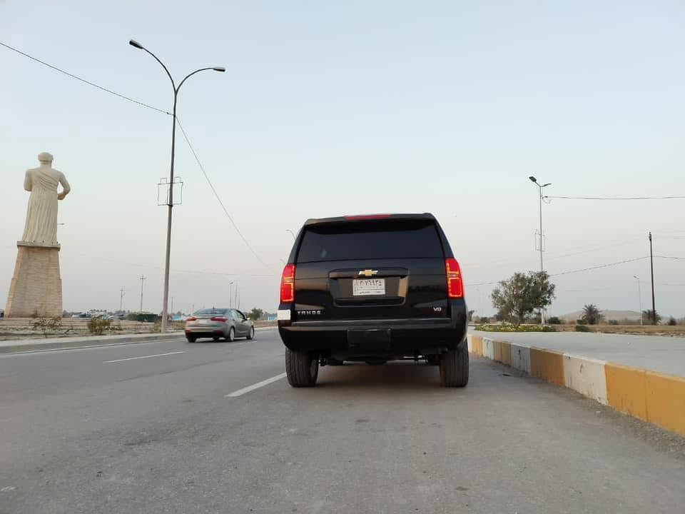 عندي تاهو مديل 2016 لون اسود وارد امريكي بيهة ضربه مثل ما موضحه بل تصوير LF الاستفسار هاذ رقمي ***********  عنوان سياره العماره
