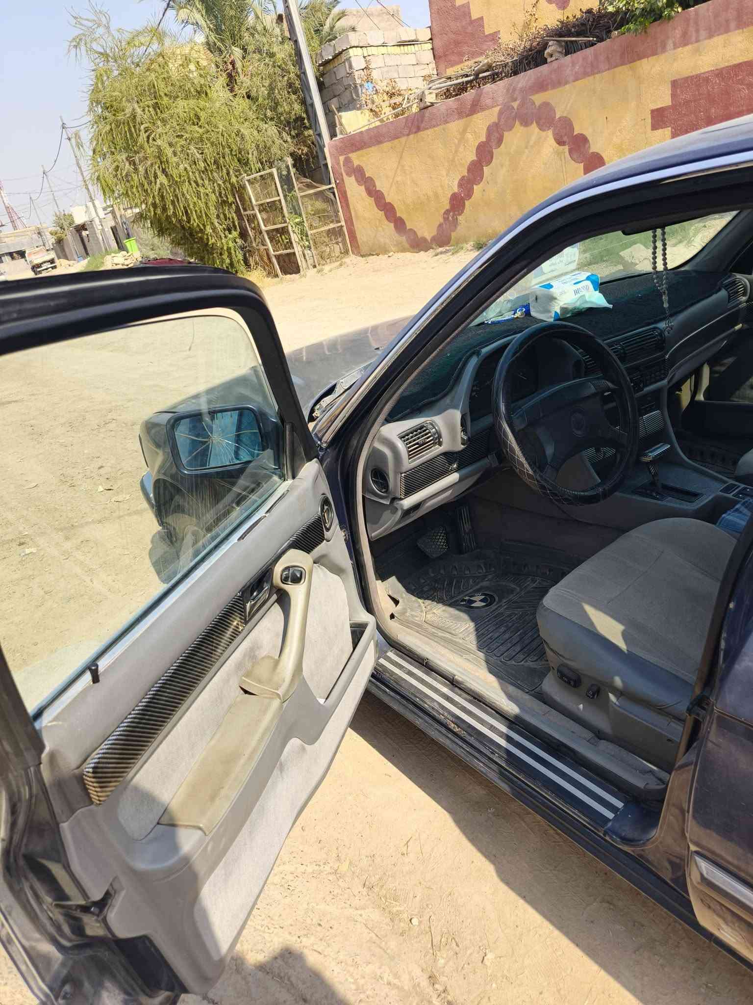 السلام عليكم بي ام 730i أصل 
للبيع او مراوس /السعر 50وبيها مجال 
رقم بغداد انكليزي بسمي تحويل ثاني يوم 
السياره مال جناي  خير من الله 
سلايت روف طكتين كشنات تحكمات كهربائي 
السياره بلاديه مكفوله من الضربه ول خياس وصبغ 
كهربائيات كلها شغاله خير من الله 
تبريد ثلج حداديه 90%
كير خير من الله 
محرك بدايت خيط خفيف كلش بدون صرف
الرقم ***********ــ‏
آسيا ‪***********‬‏
عنوان بابل الإسكندرية

