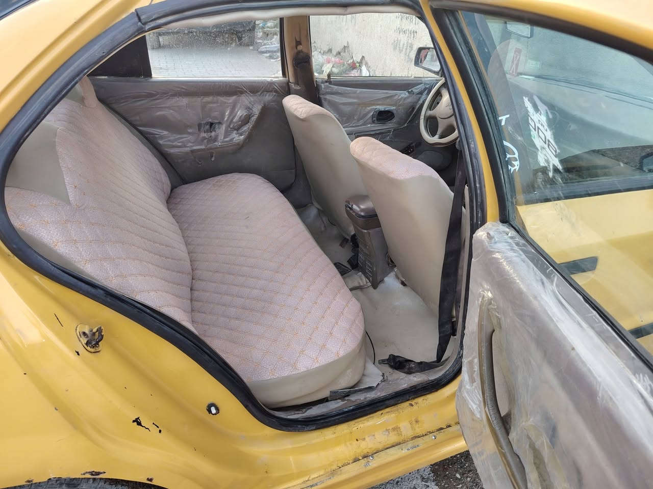 السلام عليكم سمندمديل ٢٠١١ سياره مرتبه خير من الله كير مكينه صدر امامي خلفي جديد جاهزه معمره هلالات وصبغ حزام سياره جاهزه تبريد شغال منضومه كله جديد دوشمه كامله كشنات كاعيه جلد كله جديد رقم بابل تحويل مباشر مصفره هيئه وغرامات اكاتب مروري راعيهه يريد تحويل السعر ٢٣ بيهه مجال بسيط رقم الهاتف *********** مكاني بغداد الحسينيه مال راشديه

