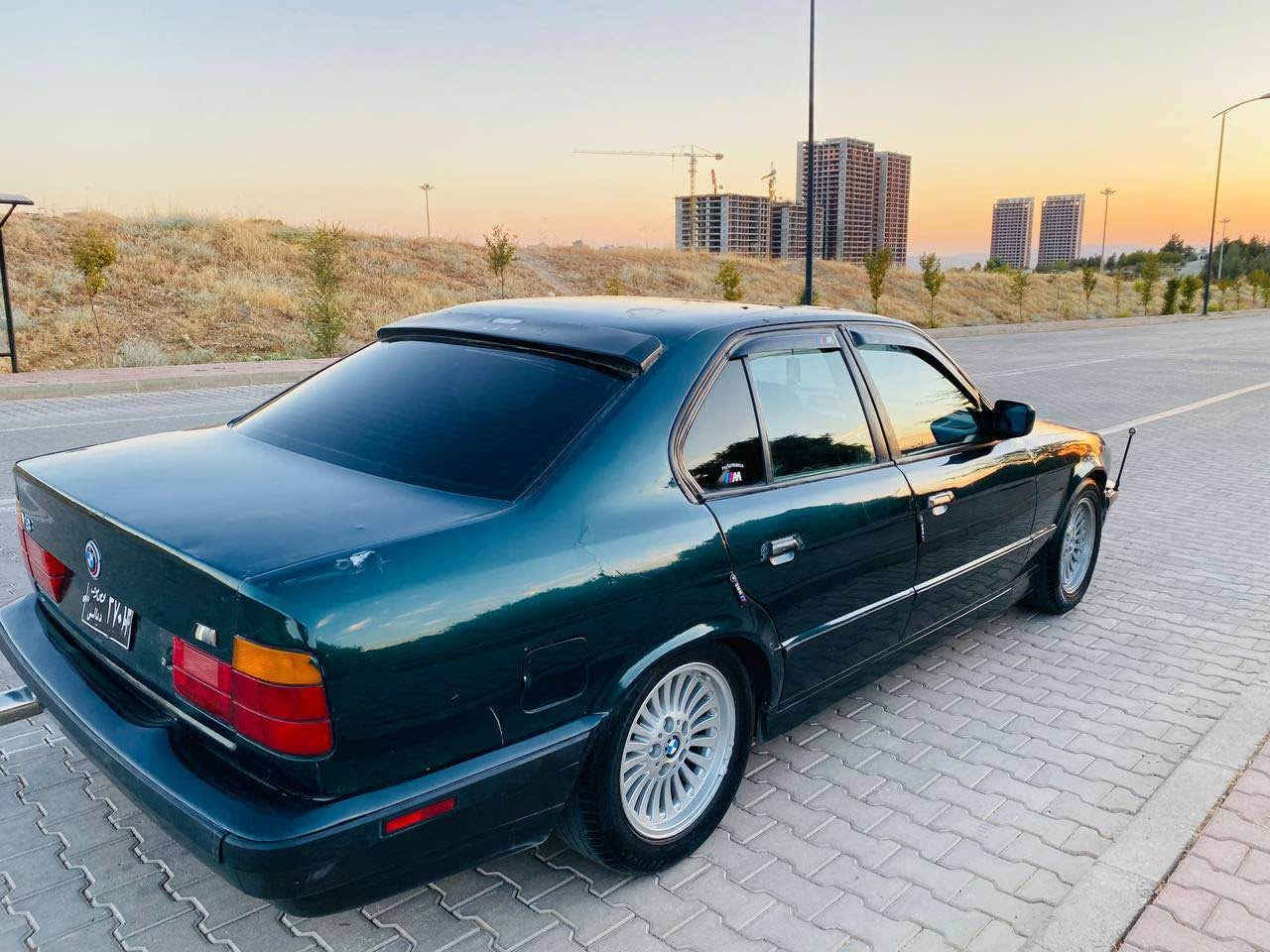 سەرەتا بەناوی خوا ماشاللە لەماڵی هەموو لایەک 
BMWبۆفڕۆشتن 
نموونه يي نيه له جوانيا
مۆدیل 1991ئارم پلاستيك سليمانيه به شه رتي ئارموو ئه وه ليات  
مووسو براوه ش به شه رت  
مکینە 520  كپس ديجيتال گیڕ عاديه   به شە رتي گيرو مه كينه هه لمي نيه
كاره باهي هه مووي ئيش دكات 
دوو جام كاره باهيه  لآيتت زينونه لآيتت عه لقه شه گيچه  كاني هه مويي ئيش ده كاتت
گه رمي و سيدي هه موو شتيكي مزبوتت 
چوار تايه و ويلي تازه تازه يه
سه ياره كي تا بليت توندوو تووله مالي دوسته 
هيچ ده عمو ليدراوي نيه پيشو دواهي كه پسه 
نرخ (( 27گلا معامه له يكي برايانه)) 
***********
*********** السليمانية, العراق
