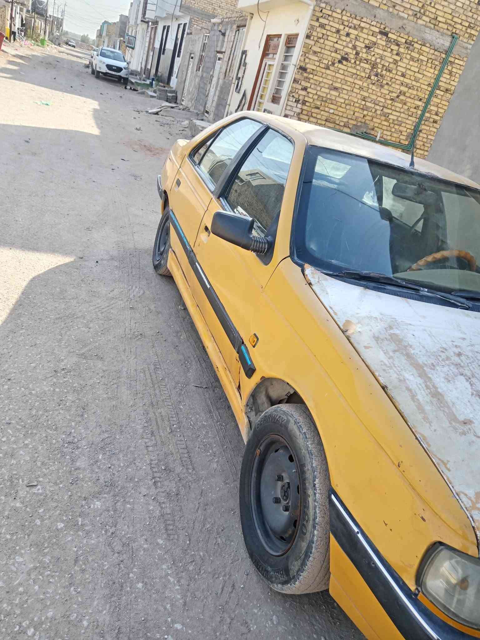 السلام عليكم.          بيجو 405 موديل 2012 رقم نجف سنويه صاقطه السياره بدون راعي وسنويتها الاصليه موجوده محرك بحاله جيده والكير أيضا لكن النمره الخامسه ماتنمر     سعرها 16 وبيها مجال التواصل اتصال أو واتساب فقط.  ***********

