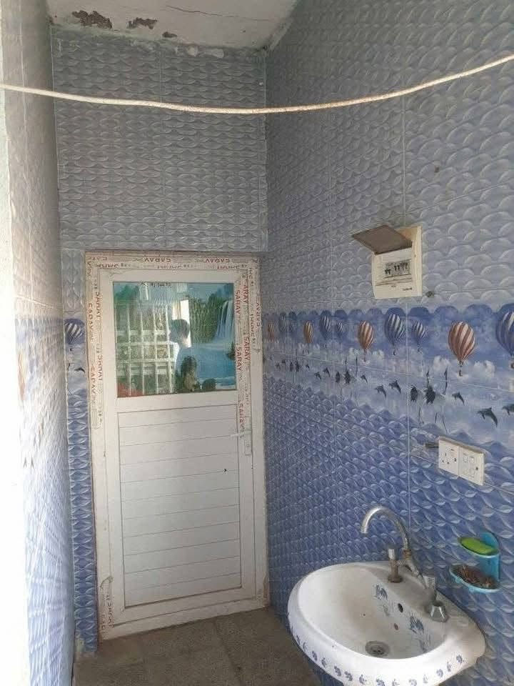 بيت للايجارنظيف بحي الميكانيك نزلت جسر النجف اول فرع عاليمين عن الشارع العام ١٠٠ م فرع الجملونات فرع شركة البذور المحتويات ٢غرفة نوم وصالة ومطبخ وصحيات للإستفسار واتساب ***********

