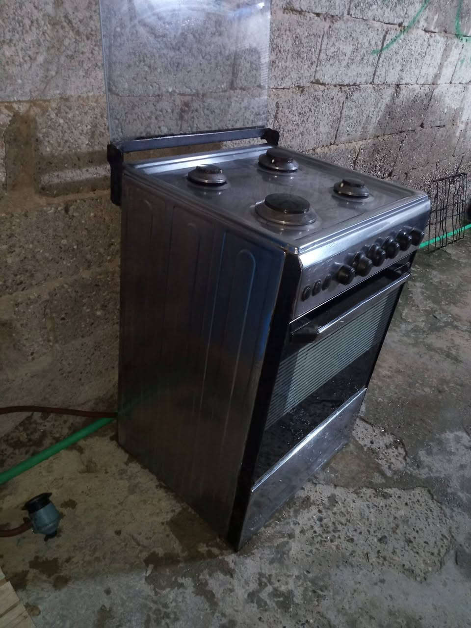 السلام عليكم طباخ نضيف جدا ***********
