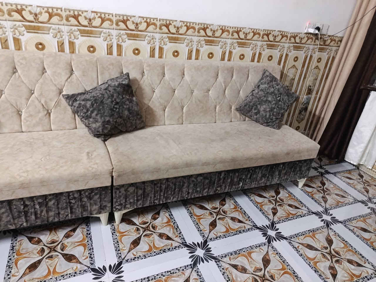 ديوان • للبيع