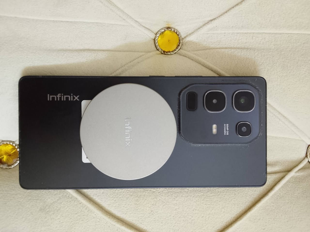 📱 للبيع | Infinix NOTE 50
✨ جهاز أصلي 100%
✨ استخدام قليل جداً ونظيف
✨ اللون أسود أنيق
✨ 256GB ذاكرة + 8GB RAM
✨ معالج Helio G100 Ultimate
✨ يدعم الشحن اللاسلكي
✨ البطارية 5200mAh
✨ الجهاز خالي من المشاكل وجاهز للاستخدام.
المحتويات: 🔹 الشاحن الأصلي
🔹 السماعات
🔹 كفر حماية
💰 السعر: 275,000 دينار عراقي
📞 للتواصل: ***********
الجهاز مرتب ونظيف جداً، مناسب للي يريد موبايل قوي بسعر ممتاز.
