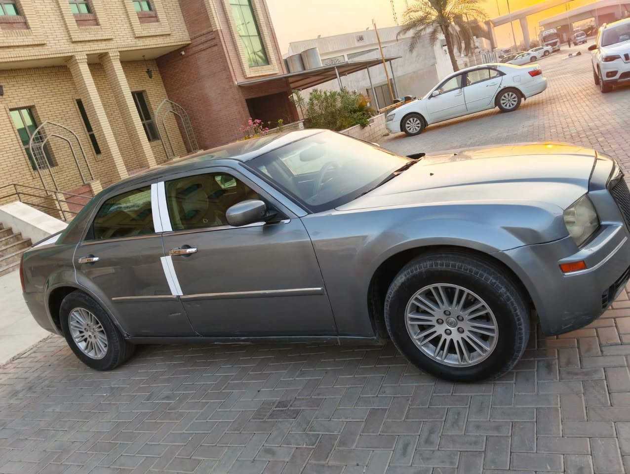 السلام عليكم للبيع موديل 2006 محرك كيربشرط حجم المكينه 3ونص تبريد تدفئة منظومه جديدة سنويا جديدة شرط التحويل ضرر سونار مرفوق مع الصور بدون دواخل مكان تكريت سعر 80 هاتف ***********   
***********
