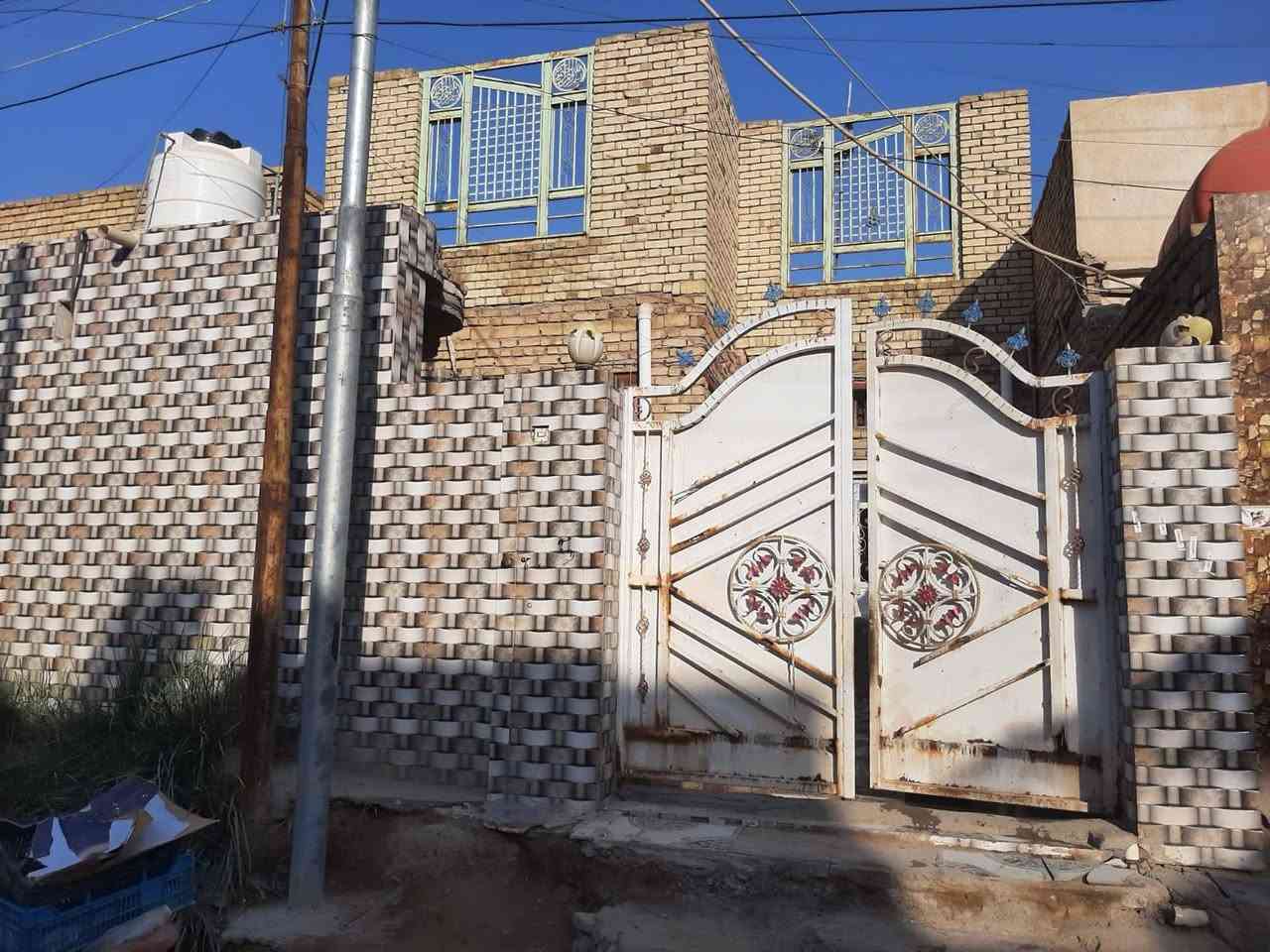 بيت للبيع م١٥٠م بالفتاحيه قرب مدرسة الكتابه اهليه سعر ١١٥ وبي مجال قليل *********** تصال.
