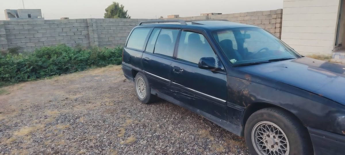 السلام عليكم سياره اوبل صالون للبيع سياره موديل 1991 سياره نضيفه كما موضع بلصوره مكفوله كير محرك كله مكفول رقم رقم نينوئ اخضر السعر 16 بيها مجال شي قليل تصل ***********
