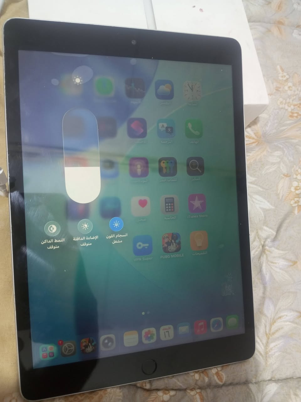 سلام عليكم ايباد٩ ذ٦٤ مبدل بلازمه اصليه  وبصور موضح بطاريته ما عرف شكد شحنه جيد سعر١٦٥ مجاله قليل مكاني كربلاء حي الحر ***********

