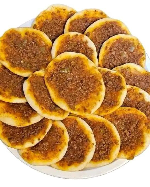 عرض جديد ١٠٠  قطعه  ب٤٠الف 
تشمل
٢٠ كبة جريش
٢٠كبة حلب 
٢٠ قطعه بورك
٢٠ قطعه كباب عروك
٢٠ قطعه مشكل ميني بيتزا وميني لحم بعجين
للحجز  واتساب ***********اومراسلة الصفحه حبايبي

