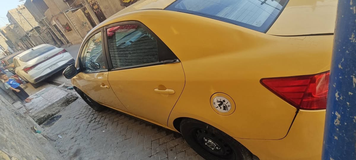 السلام عليكم فورتي موديل 2010 السياره خير من الله بس كيرها تعبان السعر 70 الرقم *********** 
المكان مدينه الصدر
