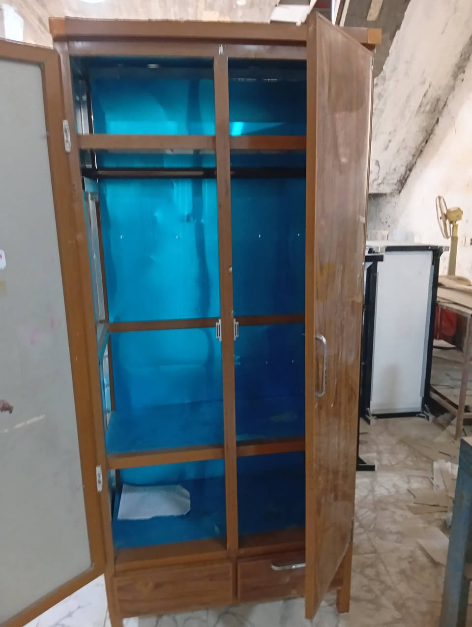 كنتور بابين المنيوم مستعمل نضيف جدا سعره 125 معمل ومعرض أبو فاطمه العنوان الحمزه الغربي المدحتيه حي العسكري قرب صيدلية الماس الرقم ***********
