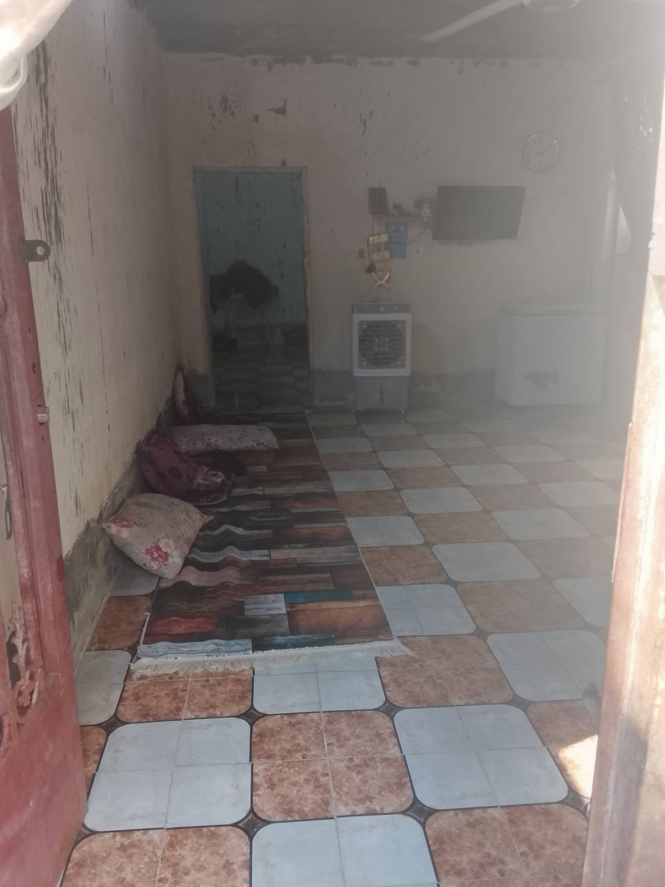 السلام عليكم دار للبيع طاب الزراعه المساحه 115 سنه 25 السعر 18 وبي مجال العنوان المعاره طريق الزوار يم سيد سهيل الاتصال على الرقم والشراي بخير يدلل ***********
