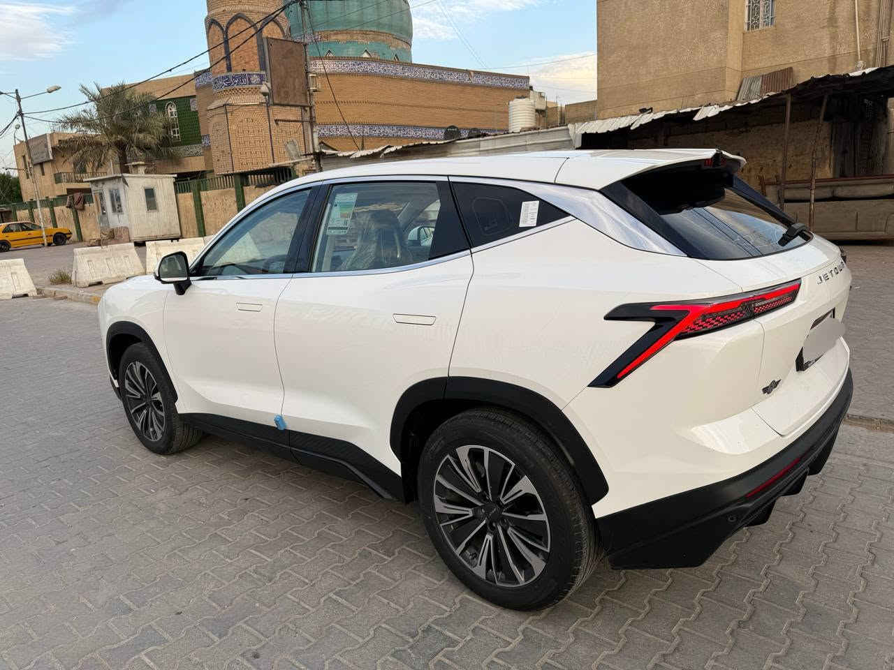 تحيه طيبه...
جيتور داشنك 2025
كامفورت  
سياره جديده 
ومكفوله من ضربه وصبغ وبارد
عداد المسافه 19 الف 
كشنات جلد ابيض 
كشن سائق كهربائي
بصمات تشغيل ابواب 
شاشه كامره
تحكم ستيرن 
حساس أمامي خلفي 
تبريد قطعتين 
ويل كب 
تشغيل عن بعد 
سياره بعده بلضمان شركه هارلم 
ضمان 10سنوات
رقم بغداد دولي باسمي 
السعر 24400 وبيه مجال
اي استفسار 
***********
مكان سياره بغداد رصافه
