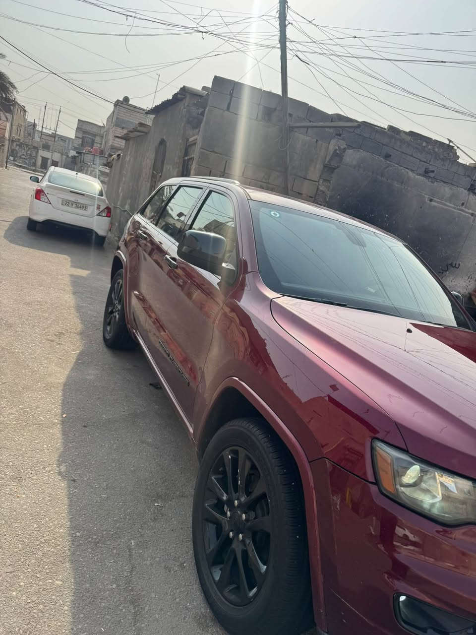 🚙 للبيع جيب بلاك توب 2018
✅ حادث خلفي سابق كما موضح بالصور�✅ مبدل بنيد وجاملغ أمامي بقطع أصلية�✅ السيارة بحالة جيدة والفحص خير دليل�✅ جميع التفاصيل موضحة بالصور
💰  السعر: 180 ورقة وبيها مجال
📍 الموقع: البصرة
📞 للتواصل: ***********
ملاحظة: السيارة فيها حادث سابق من الخلف وتم إصلاحها

نص مكتوب في الصور:
- 6:49 en.bidfax.info Jeep Grand Cherokee Laredo 2018 Burgundy 3.6L 6 vin: 1C4RJEAG9JC300441 Bidfax.info Final bid: $19400 Auction: Copart SOLD Lot number: 36997558 Date of sale: 04.12.2018 Year: 2018 VIN: 1C4RJEAG9JC300441 Condition: Runs And Drives 3