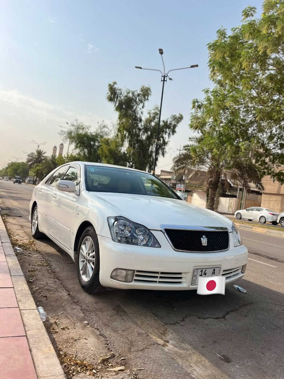 شاهينة 2004
لون صدفي الداخل بيجي فاتح 
 قرار 48 
مكينة 3000
شاصي 82
عايد تحويرتها نجف فقط دشبول امارات
تايرات جدد
مكينة وكير جدد 
المكينة مكفولة من التنقيص تمشي بيها 7000 كيلو متنقص قطرة شررط 
تبريد ثلج 
فتحة وبصمة 3 دكم اصل 
كشنات واستيرن كهرباء
بردة خلفية 
فقط حداديتها 60% 
رقم انكليزي وهزة جديدة
السيارة قمارة فقط 
السعر 118 وبيها مجال للشراي

التواصل : ***********
