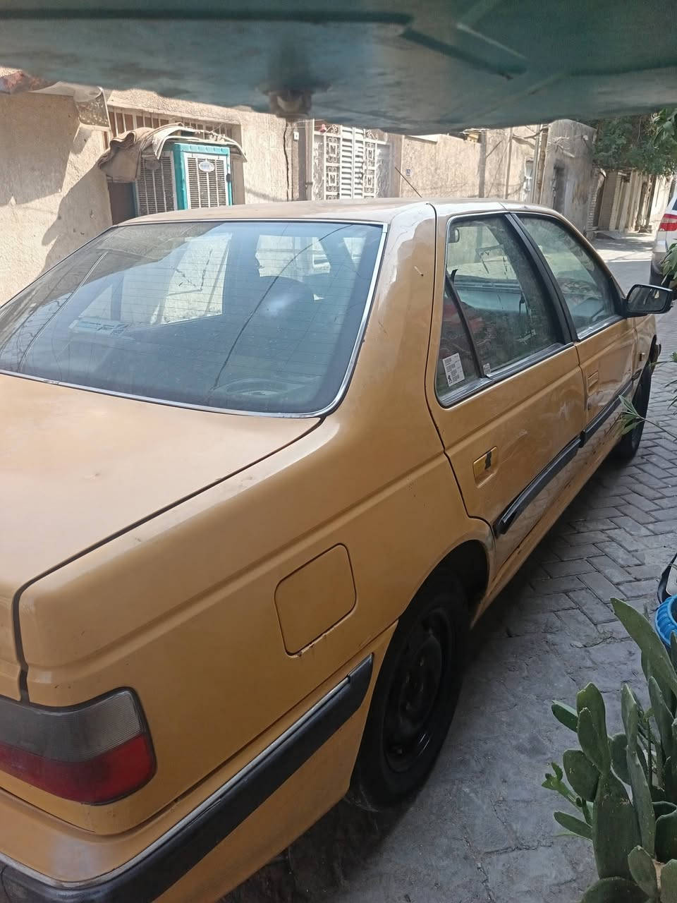 بارس • ٢٠١٢ • مكينة وكهرباء
