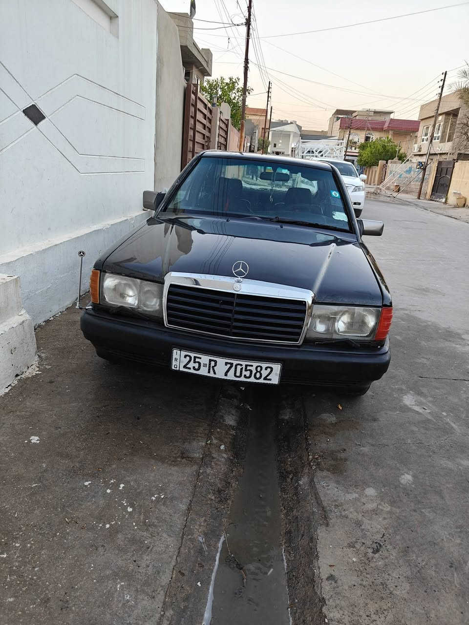 مارسيدس e190 طيارين رقم كركوك مشروع وطني سنويه وهزه لحد ٢٠٢٧ السياره باسمي تحويل ثاني يوم  محرك ونجي  ٦ دبلات سليمه بعدها ع بلاد  مصبوغه عام بيها ٤ اصابع معجون بالجامرلغ الخلفي بصف الايت فقط و شبر تعديل بارد بالجامرلغ الامامي بدون معجون السياره تقريبا كلين _ كير ومحرك شرط تبريد ثلج كهربائيات شغاله كامل السياره صافيه ما متعوبه سعر ٥٣ ورقه  متواجده بكركوك ***********
